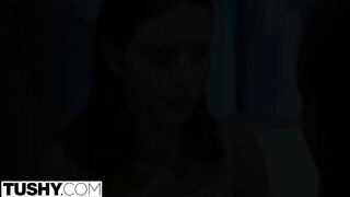 Lana Rhoades seggét egy néger krapek kúrja
