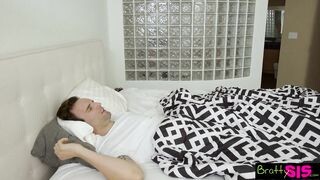 Perverz tini csaj a nevelő faterjával közösül