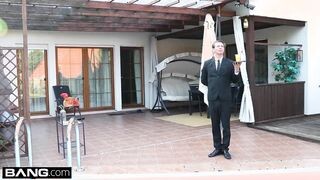 Hatalmas csöcsű milf két pélót kap