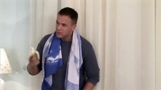 Orosz tini csaj és a kettő farok