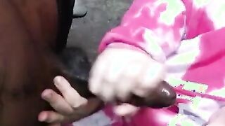 Fiatal tini barátnő csoki pélót szop