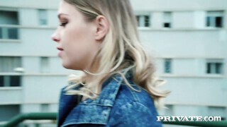 Selvaggia Babe a sztyuárdesz hatalmas segge megpakolva