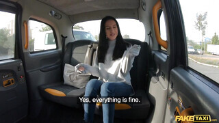 Fake Taxi - Alyssa Bounty hátsó bejáratba tolva