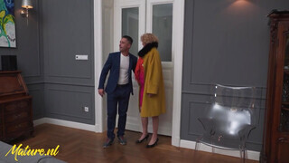 Mature.nl - Öreg asszony popsiba tolva