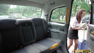Fake Taxi  - Hatalmas cickós fiatal lány megkúrelva