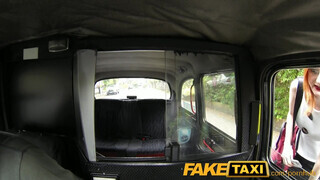 FakeTaxi bombázó vörös lány extra kannákkal
