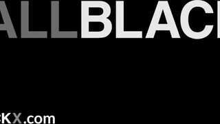 AllBlackX - Cecilia Lion a izgató szőrös muffos tini