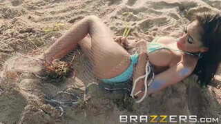 Brazzers - Gia Milana a bombázó szirén