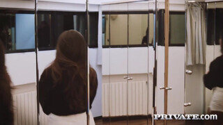 Private com - a főnöknek elégg méretes léce van
