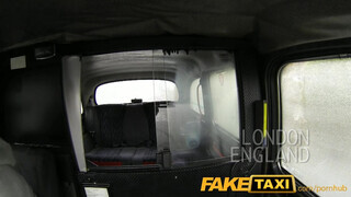 FakeTaxi - Csöcsös mami megkefélve