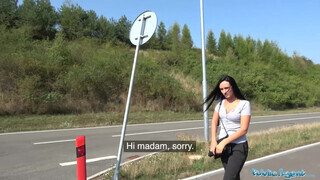 Hatalmas tőgyes tini csajszi pénzért kefél - Public Agent