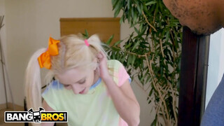 BANGBROS - Riley Star szereti a barna faszt