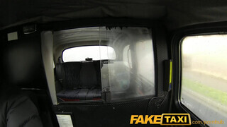 FakeTaxi - Világos Szőke hatalmas seggű csajszi bekúrva