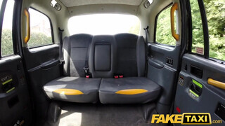 Fake Taxi - Ashleigh Devere a méretes cicis lány