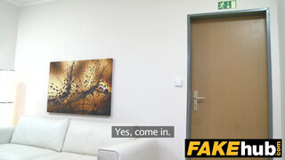 Fake Agent - ártatlan néger lány és a farok esete