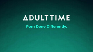 ADULT TIME - Daphne Klyde alaposan hátsó bejáratba dugva