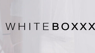 WhiteBoxxx - Izzy Lush az isteni kerek latina punci