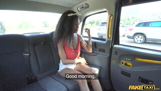 Fake Taxi - Tina Fire a méretes keblű barna csaj