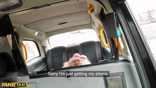 Fake Taxi - Izgató latin amerikai lány megdöngetve a taxiban