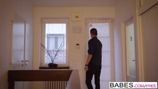 Babes - Paula Shy a hatalmas mellű csaj