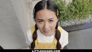 Izgató kicsike japán lány és a szomszédok