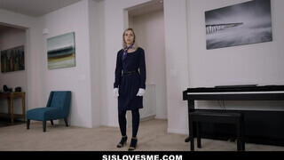 Allie Nicole a szexy szöszi