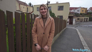 Public Agent - Marsianna Amon a hatalmas cicis csaj