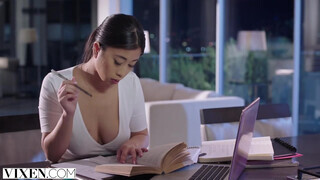 VIXEN - Jade Kush a dögös ázsiai lány
