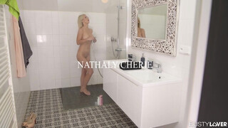 Nathaly Cherie picsája és segge is megkúrva