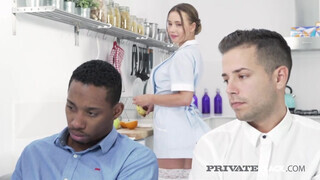 PrivateBlack - Taylor Sands hármasban kefél