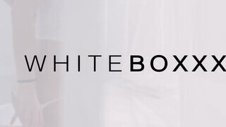 WHITEBOXXX - Francys Belle a hatalmas kannás lány