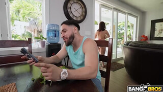 BANGBROS - Crystal Chase a nagy cickós spanyol lány