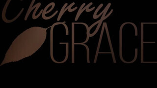 Cherry Grace izgató fehérneműben