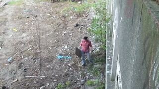 Krissy Kage csoki hajjal durván dugva az elhagyott épületben